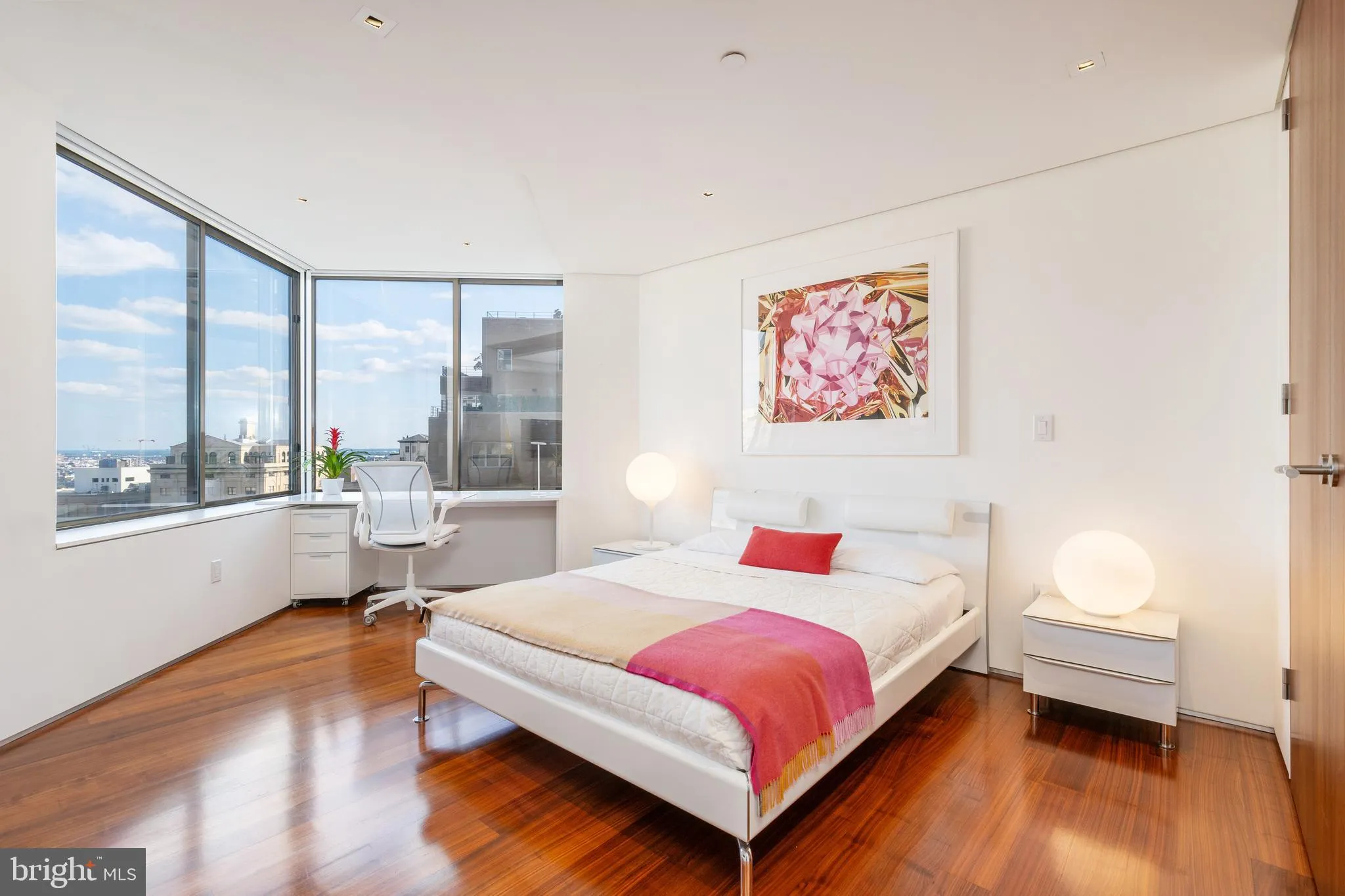 Philadelphia, Pennsylvania 19103, United States, 2 Bedrooms Bedrooms, ,4 BathroomsBathrooms,Residential,Active,96428