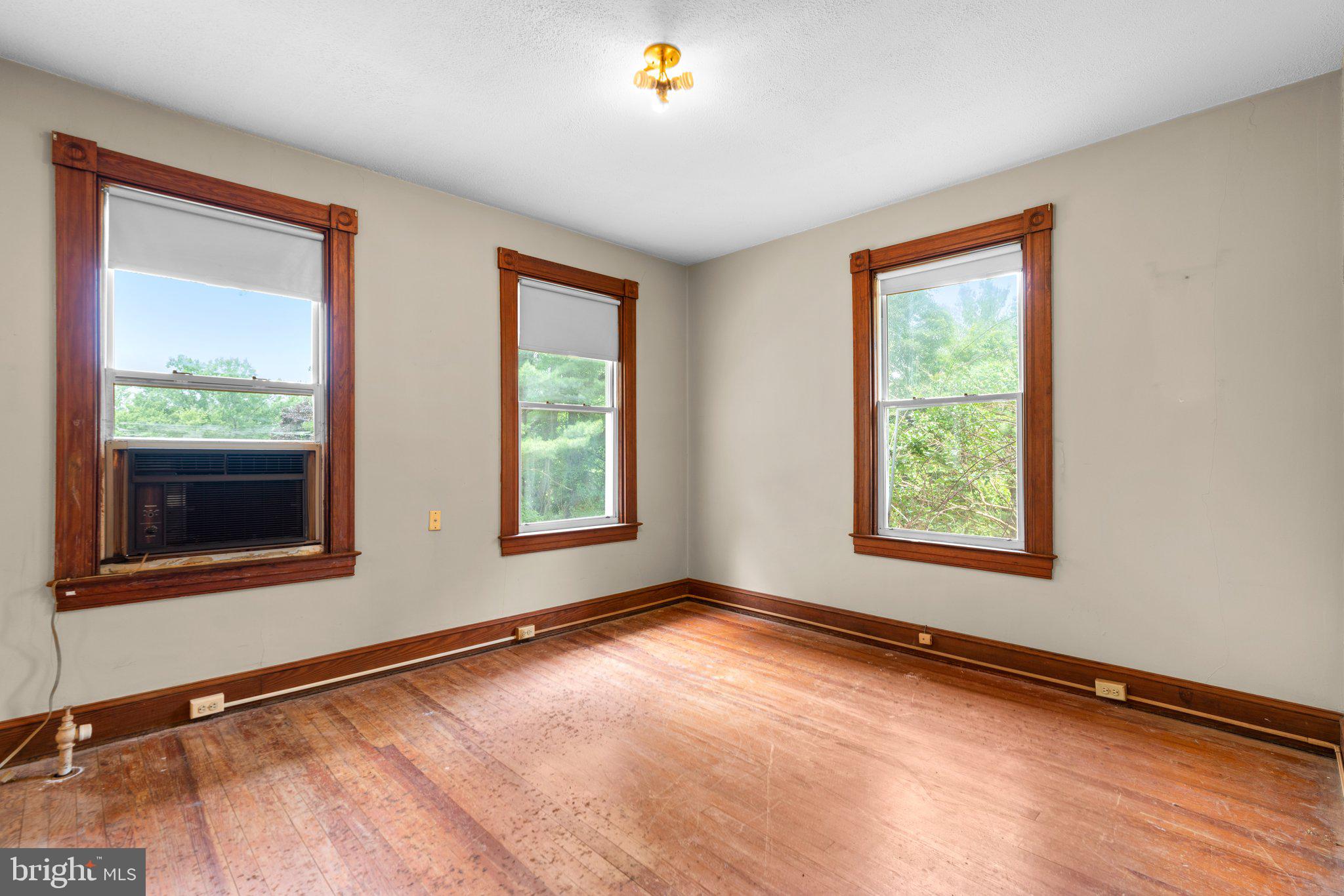 SUNNY ACRES - Residential