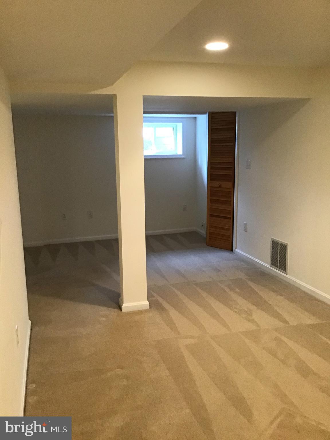 HIGHLAND VIEW PARK - Residential Lease