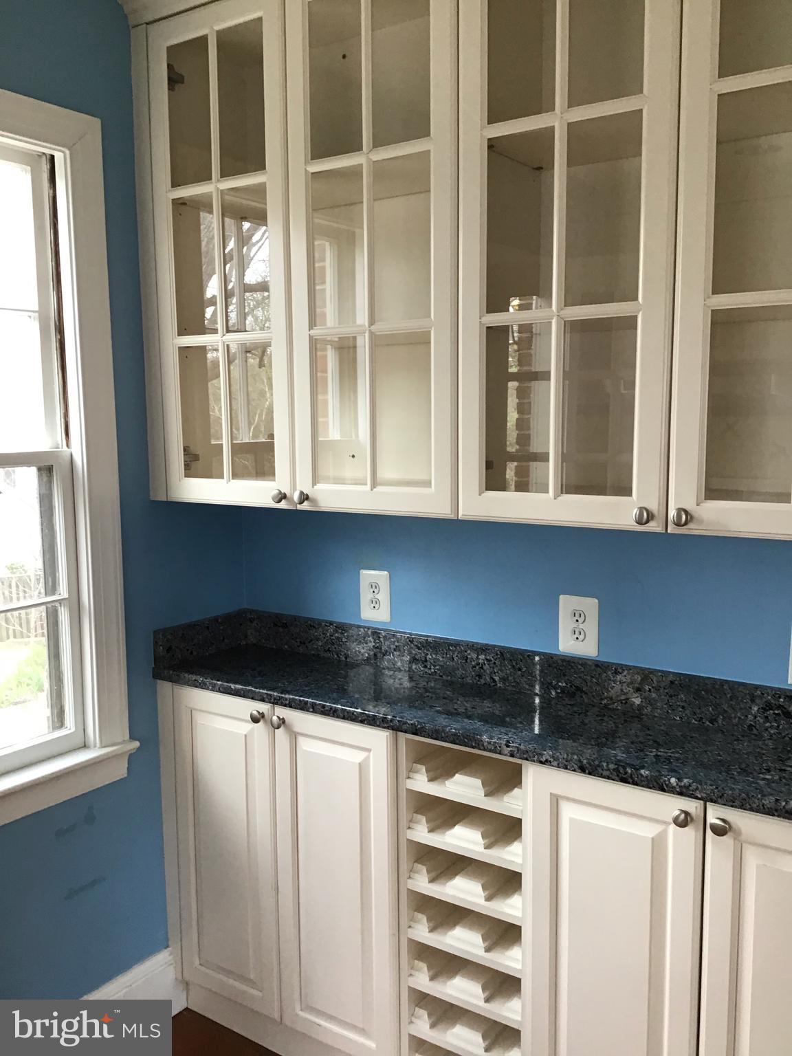 HIGHLAND VIEW PARK - Residential Lease