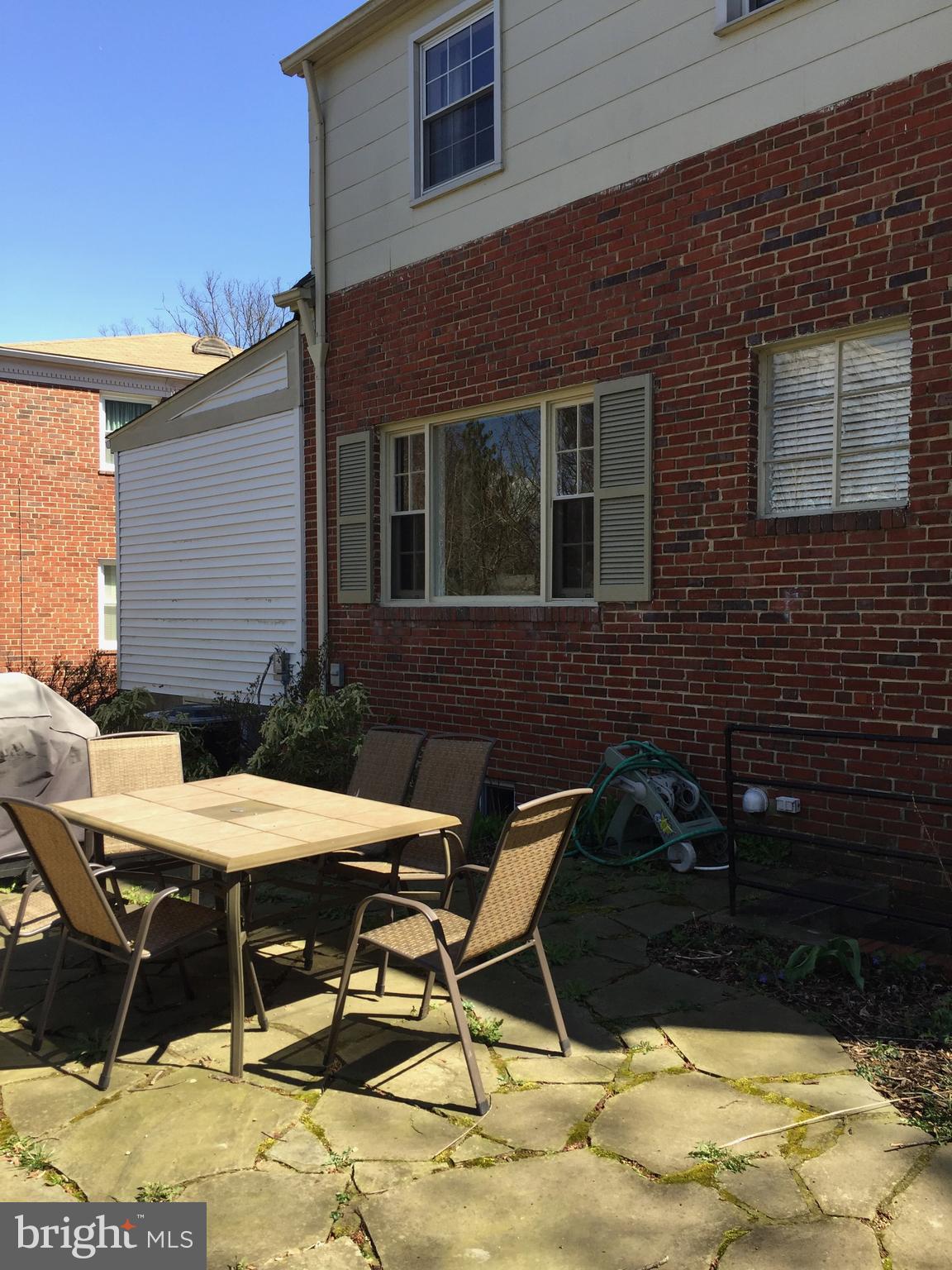 HIGHLAND VIEW PARK - Residential Lease