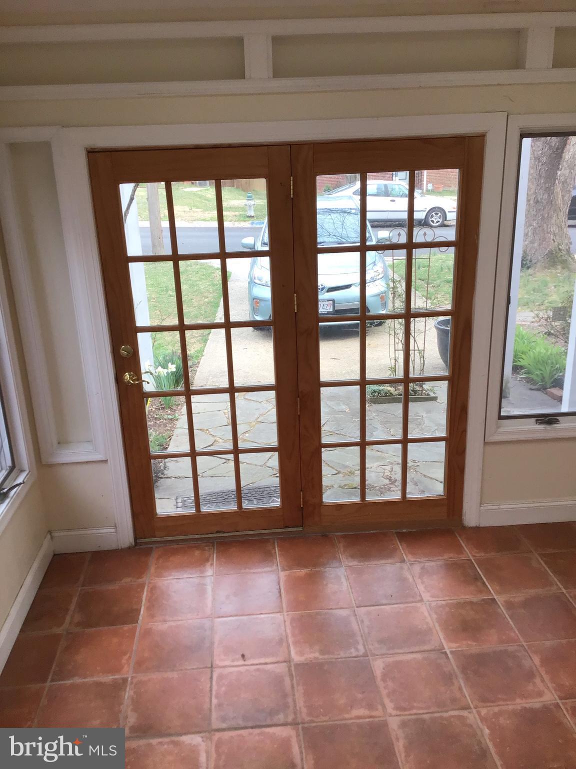 HIGHLAND VIEW PARK - Residential Lease