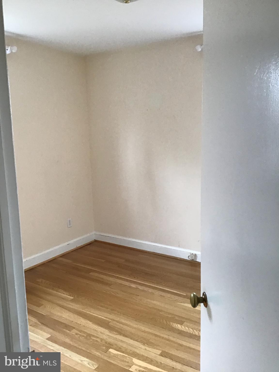 HIGHLAND VIEW PARK - Residential Lease