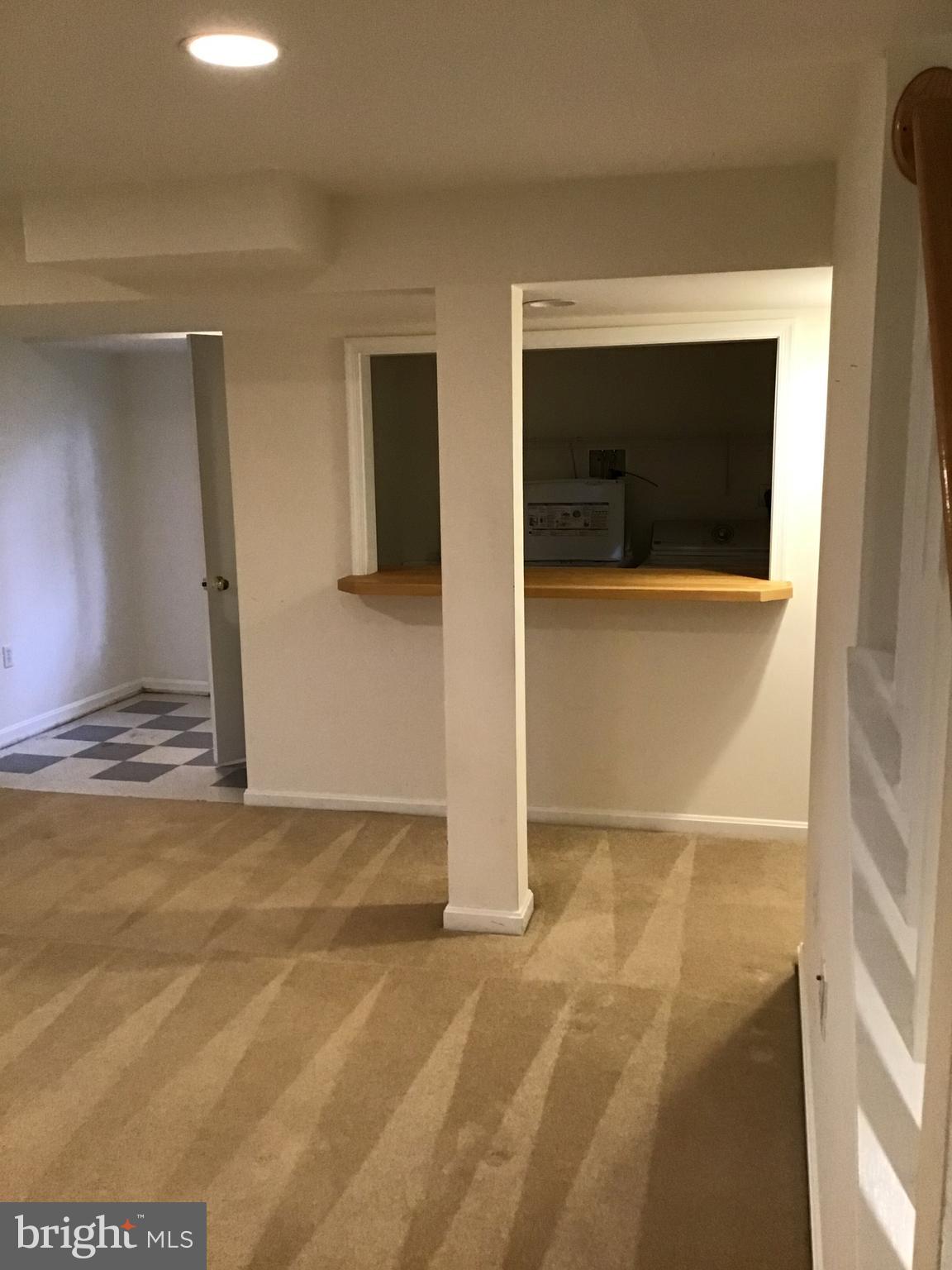 HIGHLAND VIEW PARK - Residential Lease