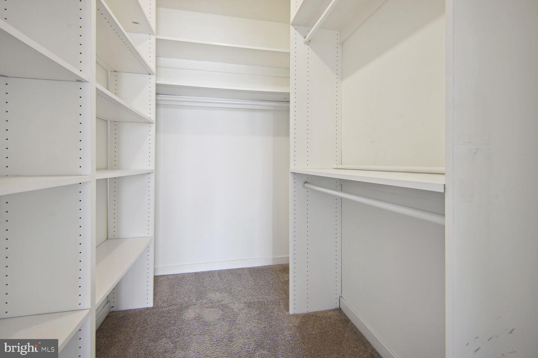 HYDE PARK - Residential Lease