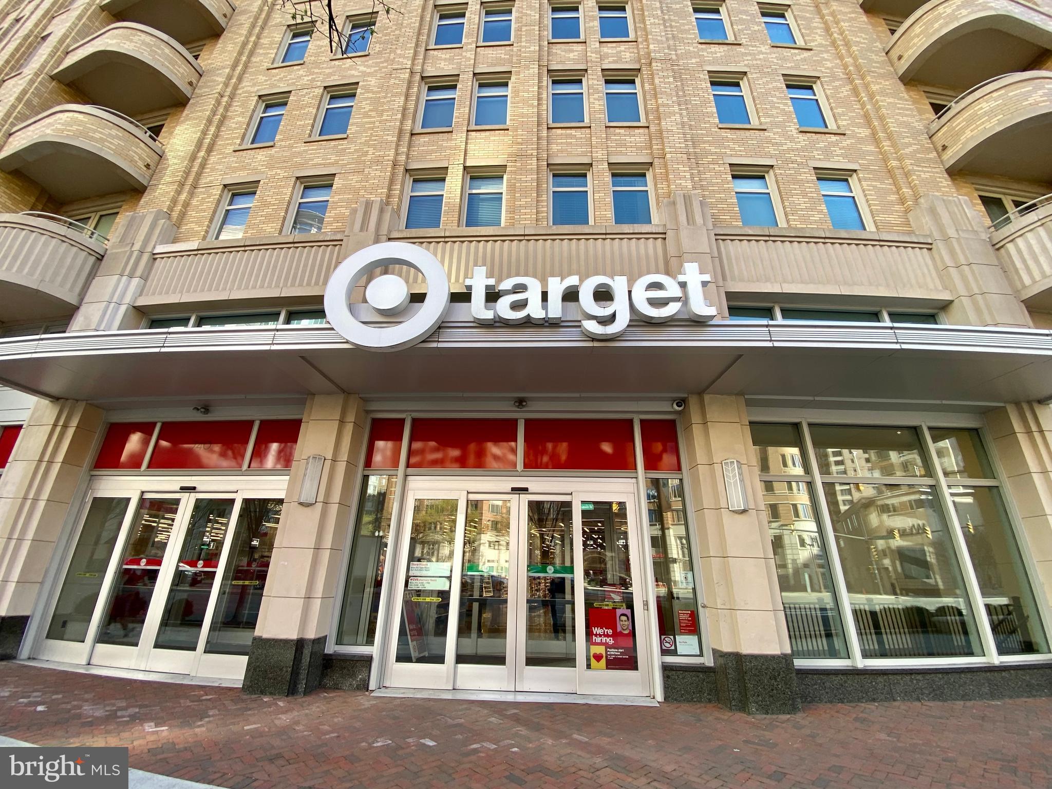 HYDE PARK - Residential Lease