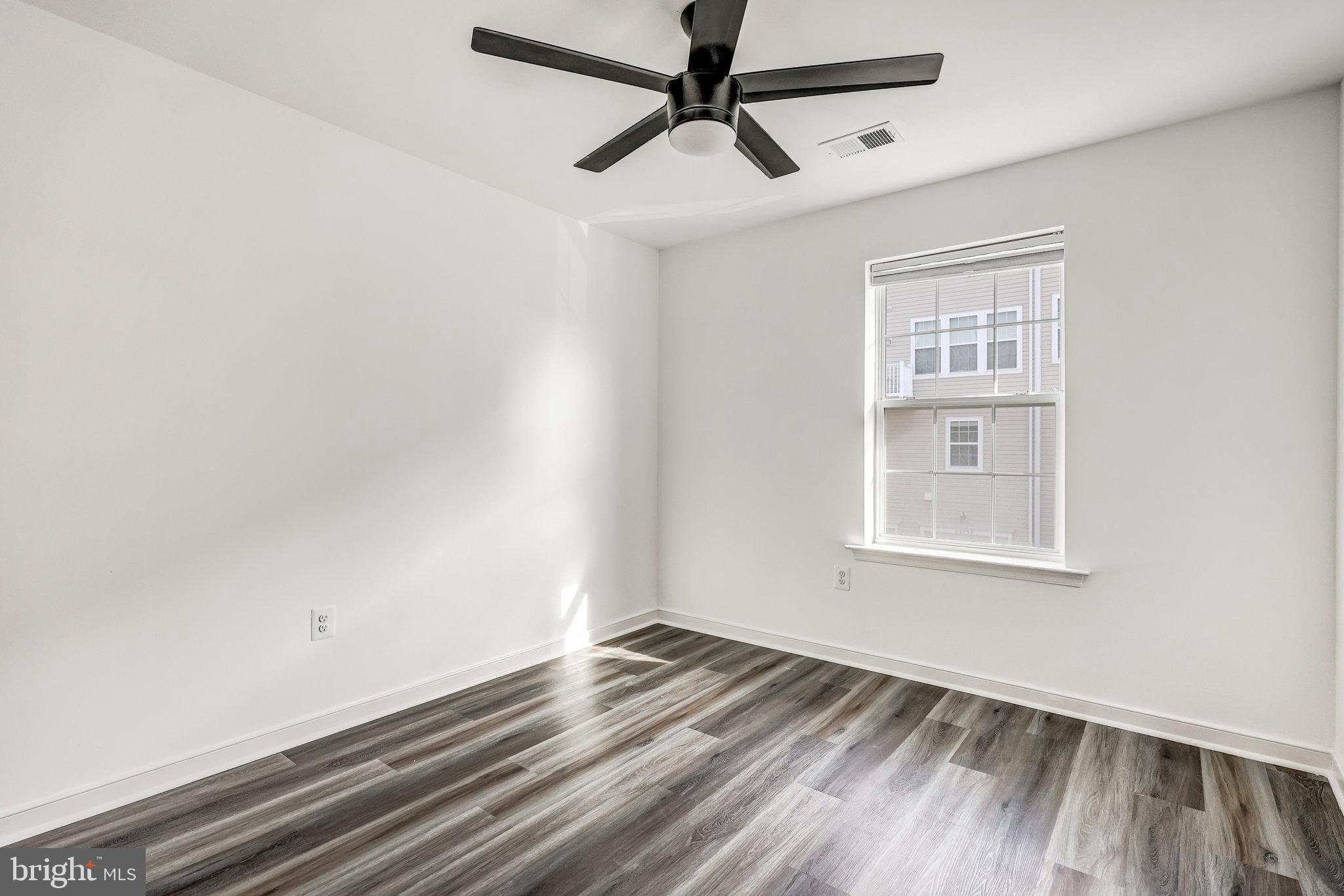 EAST GATE - Residential Lease