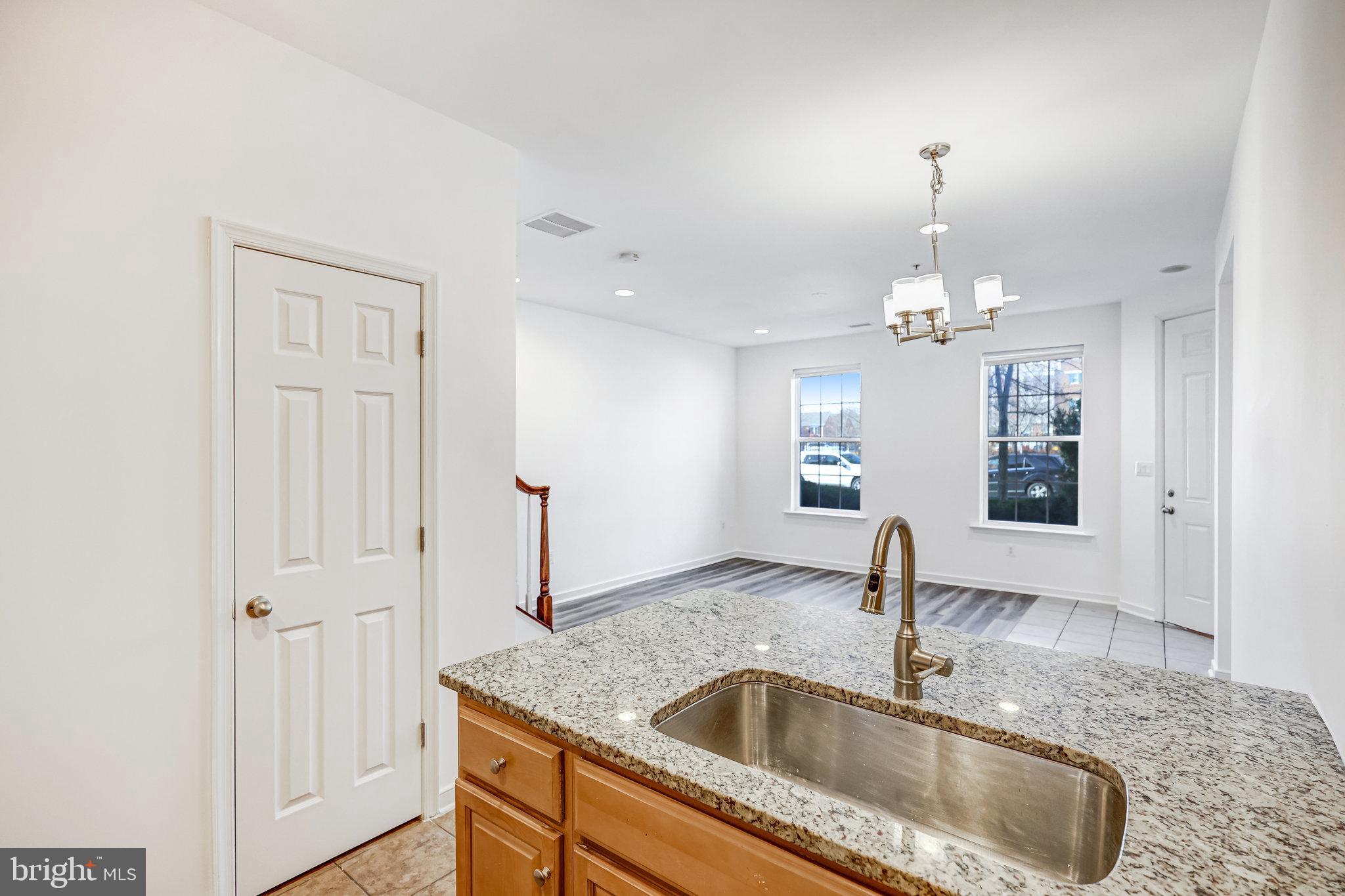 EAST GATE - Residential Lease