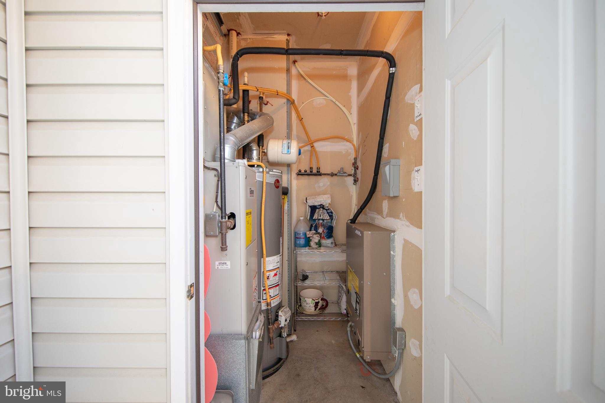 WINDSOR AT PERRY HALL FARMS - Residential