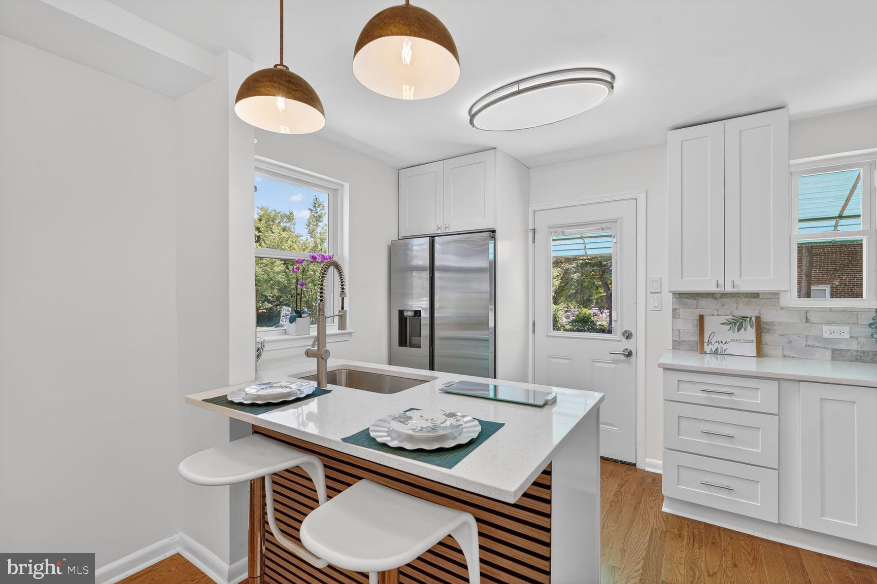 5821 5TH STREET NE