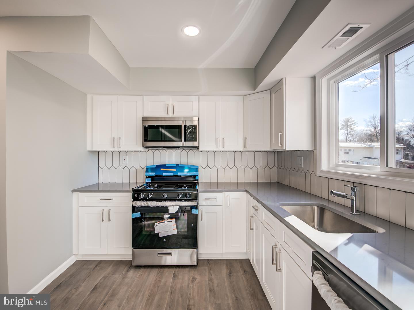 FAIRFAX HERITAGE - Residential Lease