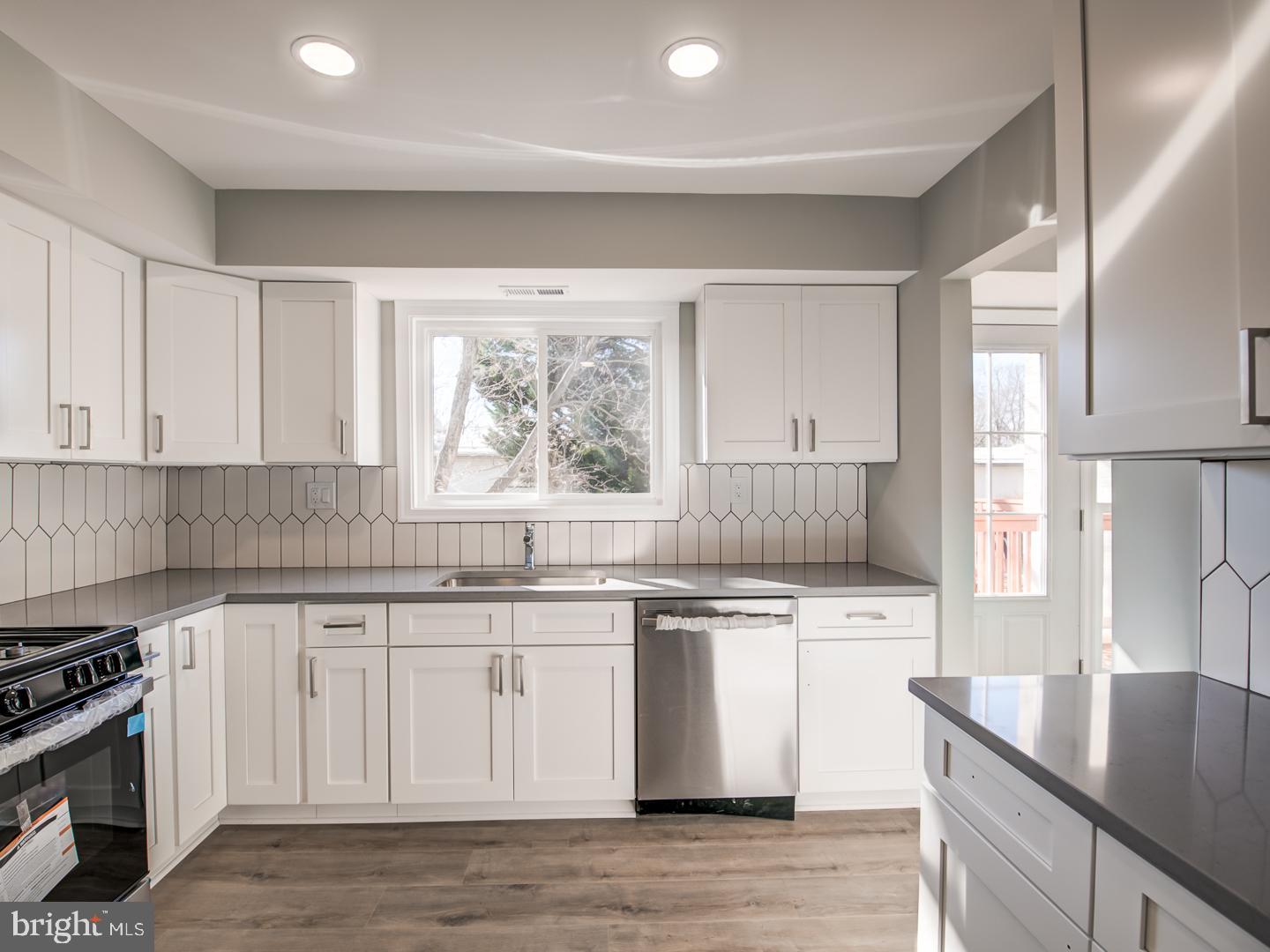 FAIRFAX HERITAGE - Residential Lease