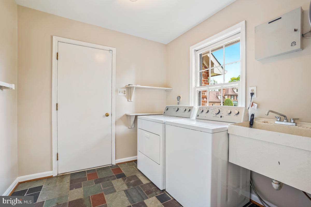 STONEGATE - Residential