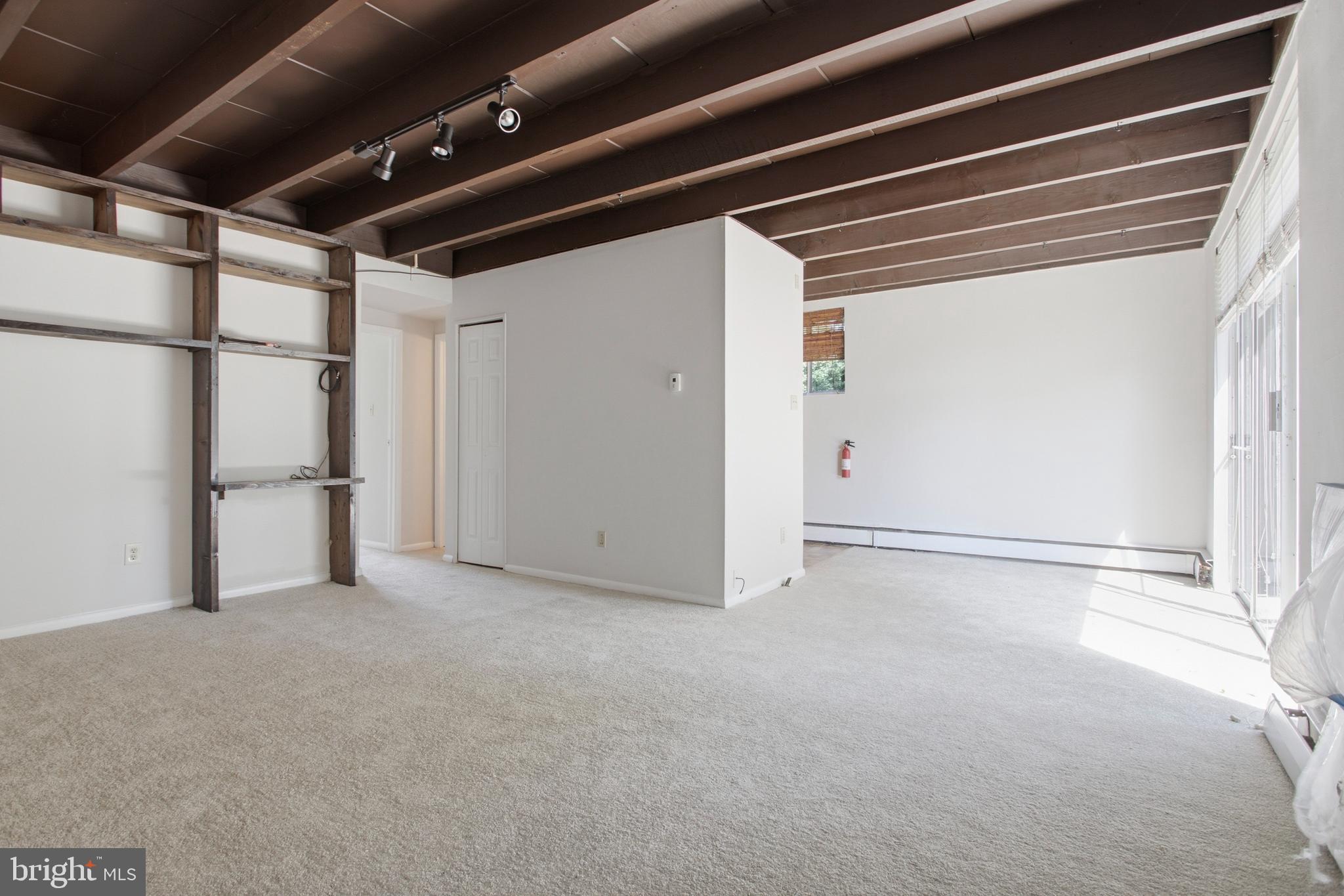 100 E GLENOLDEN AVENUE B-6