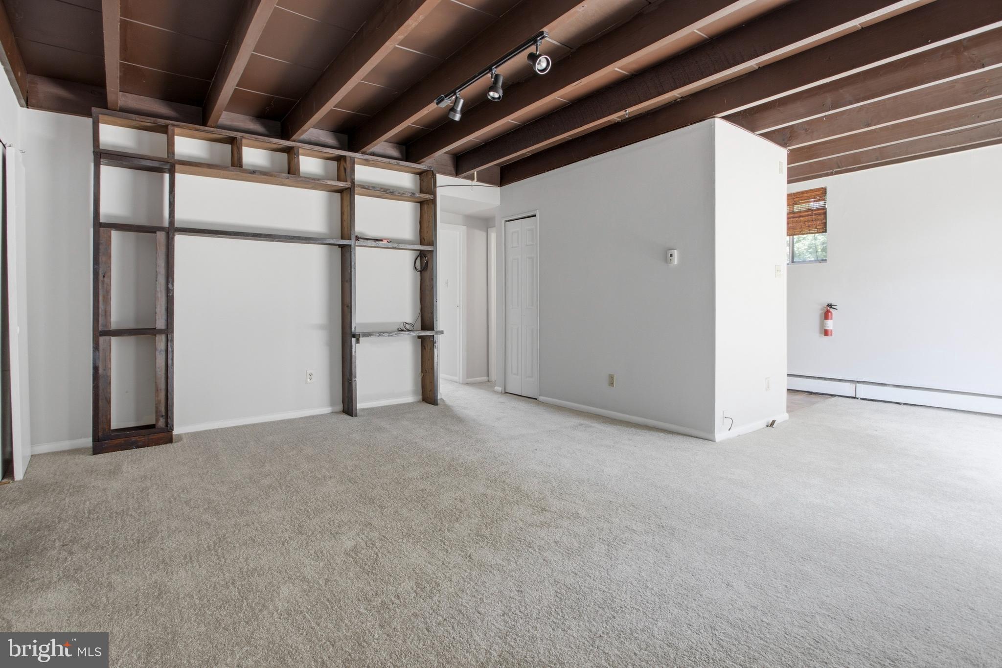 100 E GLENOLDEN AVENUE B-6