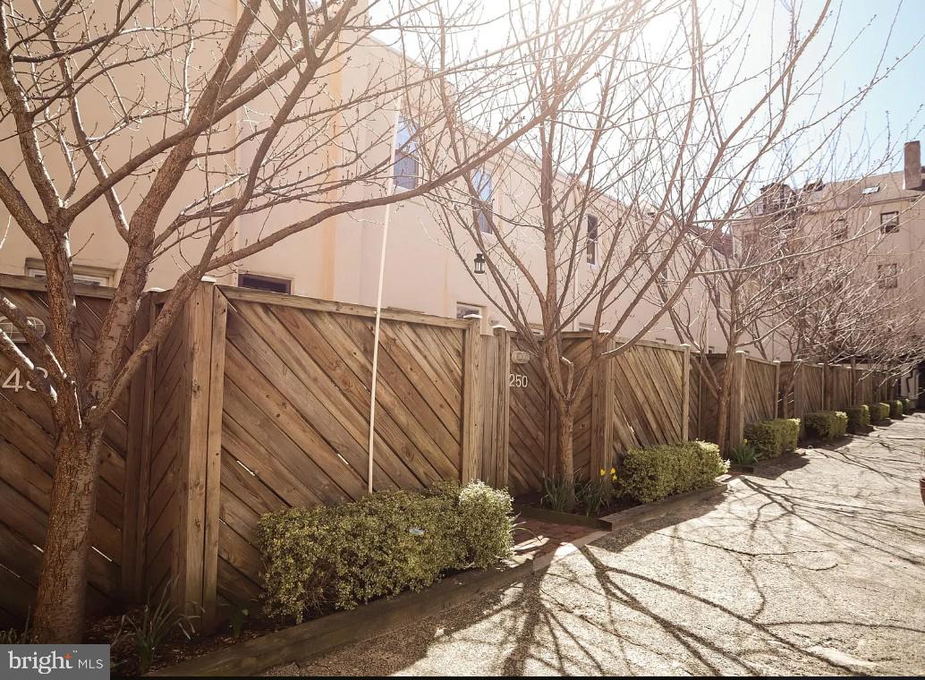 WASHINGTON SQ WEST - Residential