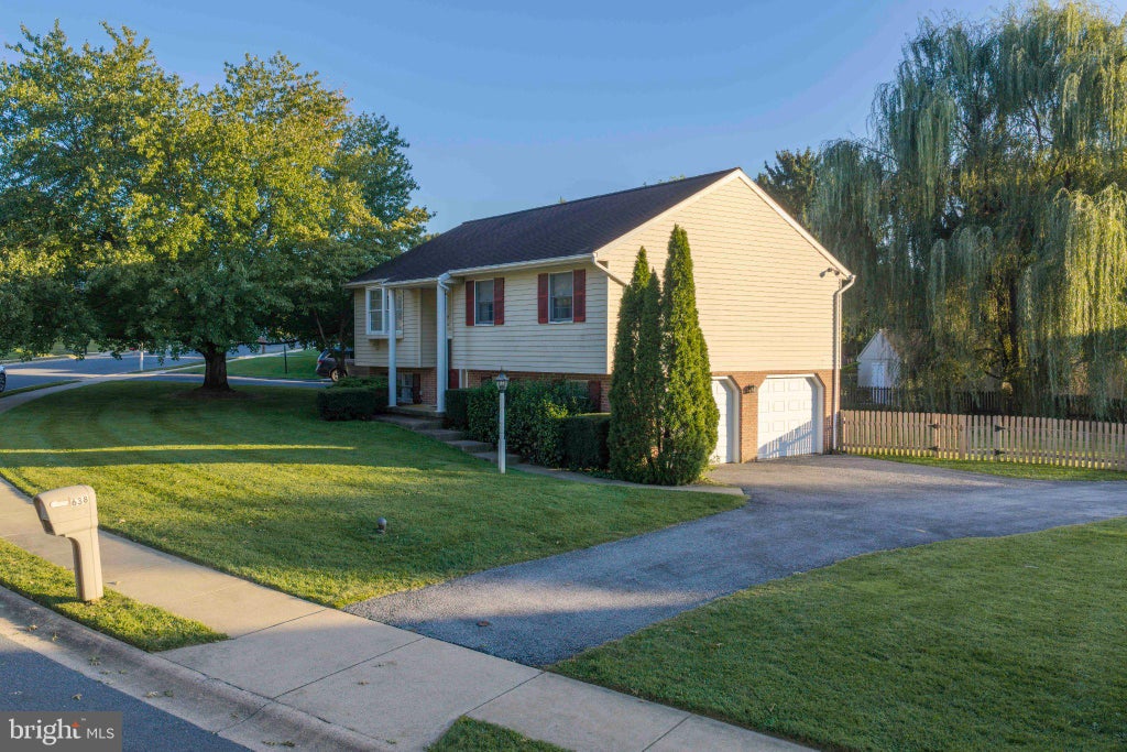 Photo of 638 Regent Drive, LANCASTER, PA 17601 (MLS # PALA2094948)