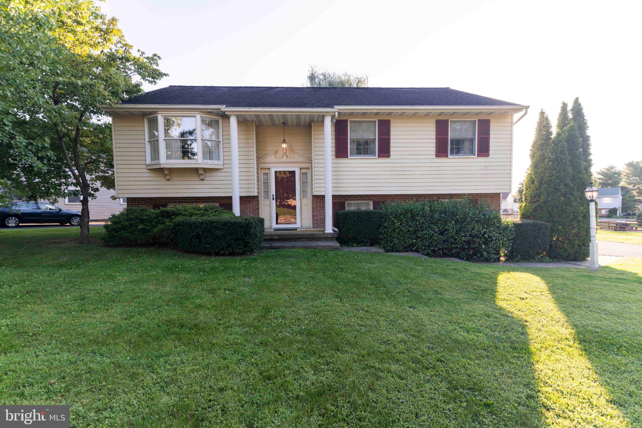 638 REGENT DRIVE
