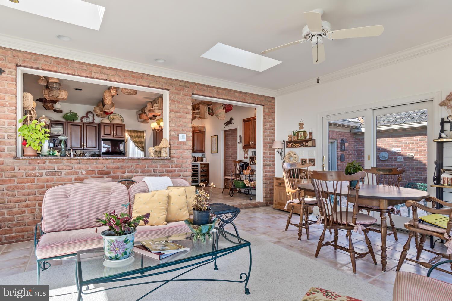 KENT FORT MANOR - Residential