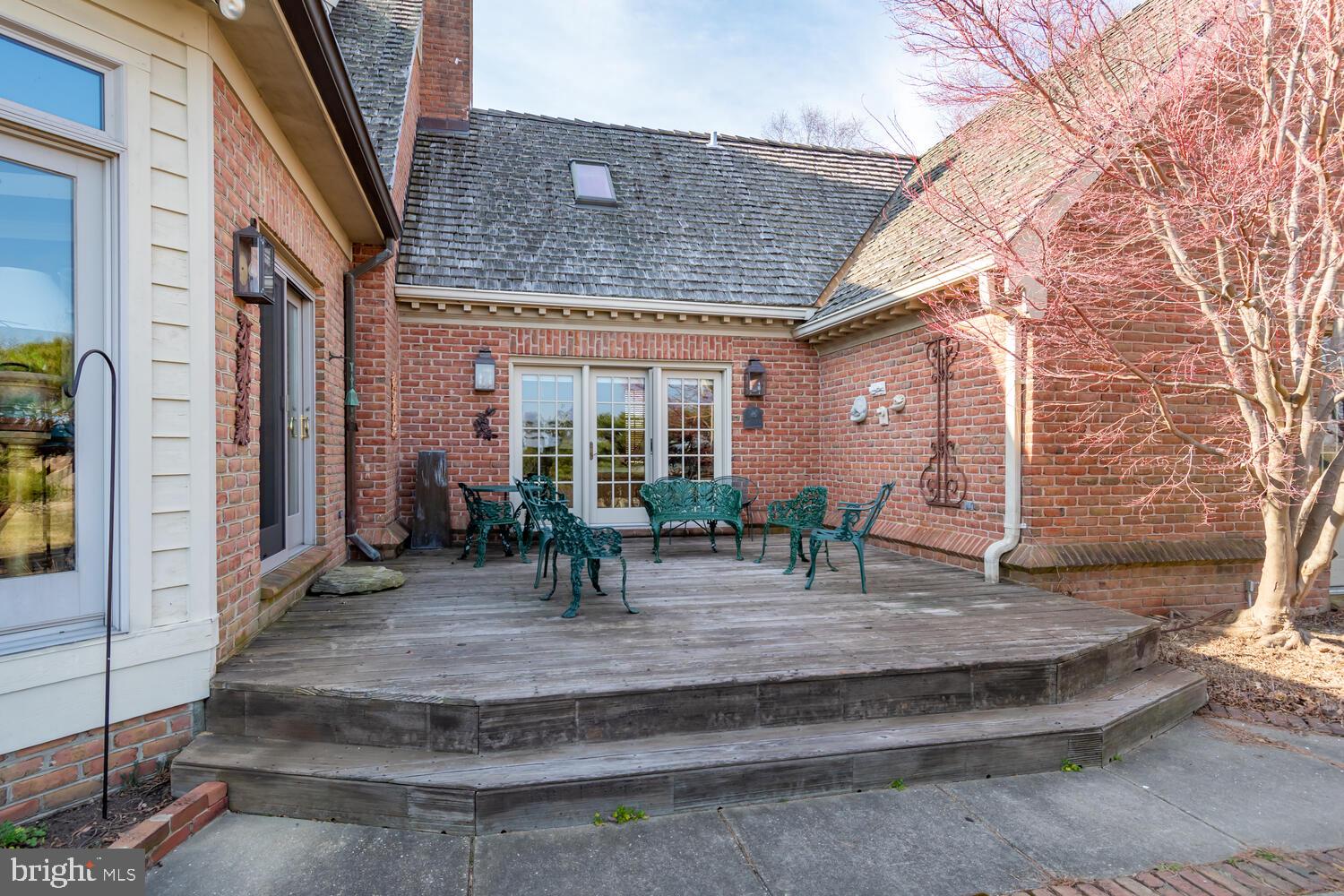 KENT FORT MANOR - Residential