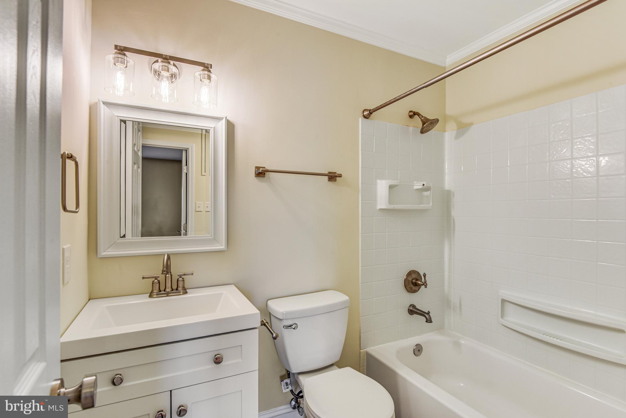 FLINT HILL MANOR - Residential Lease