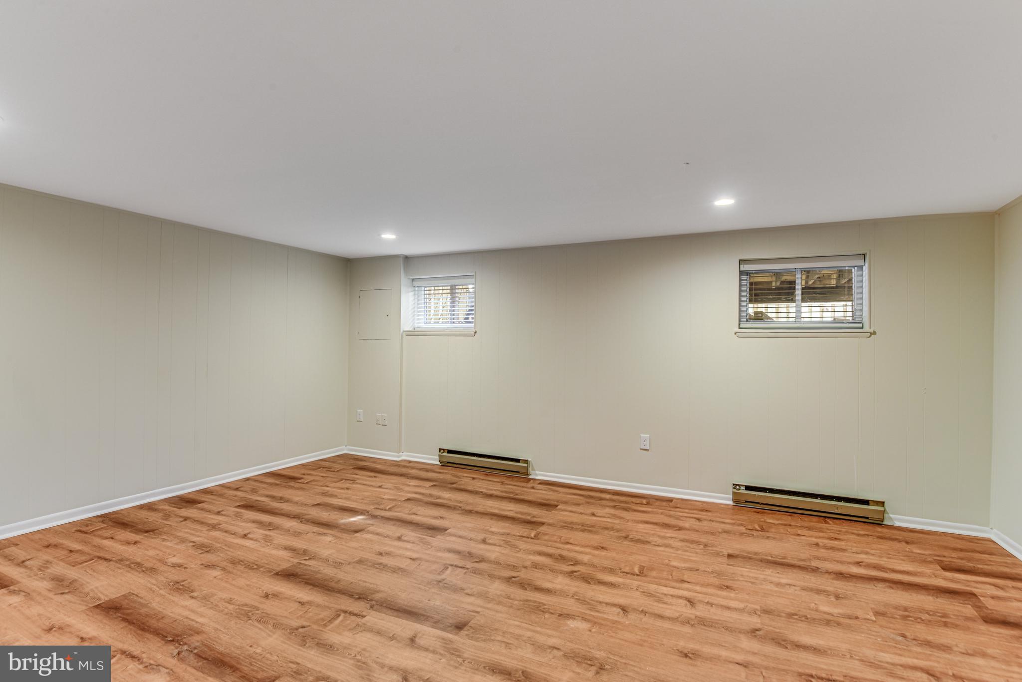 FLINT HILL MANOR - Residential Lease