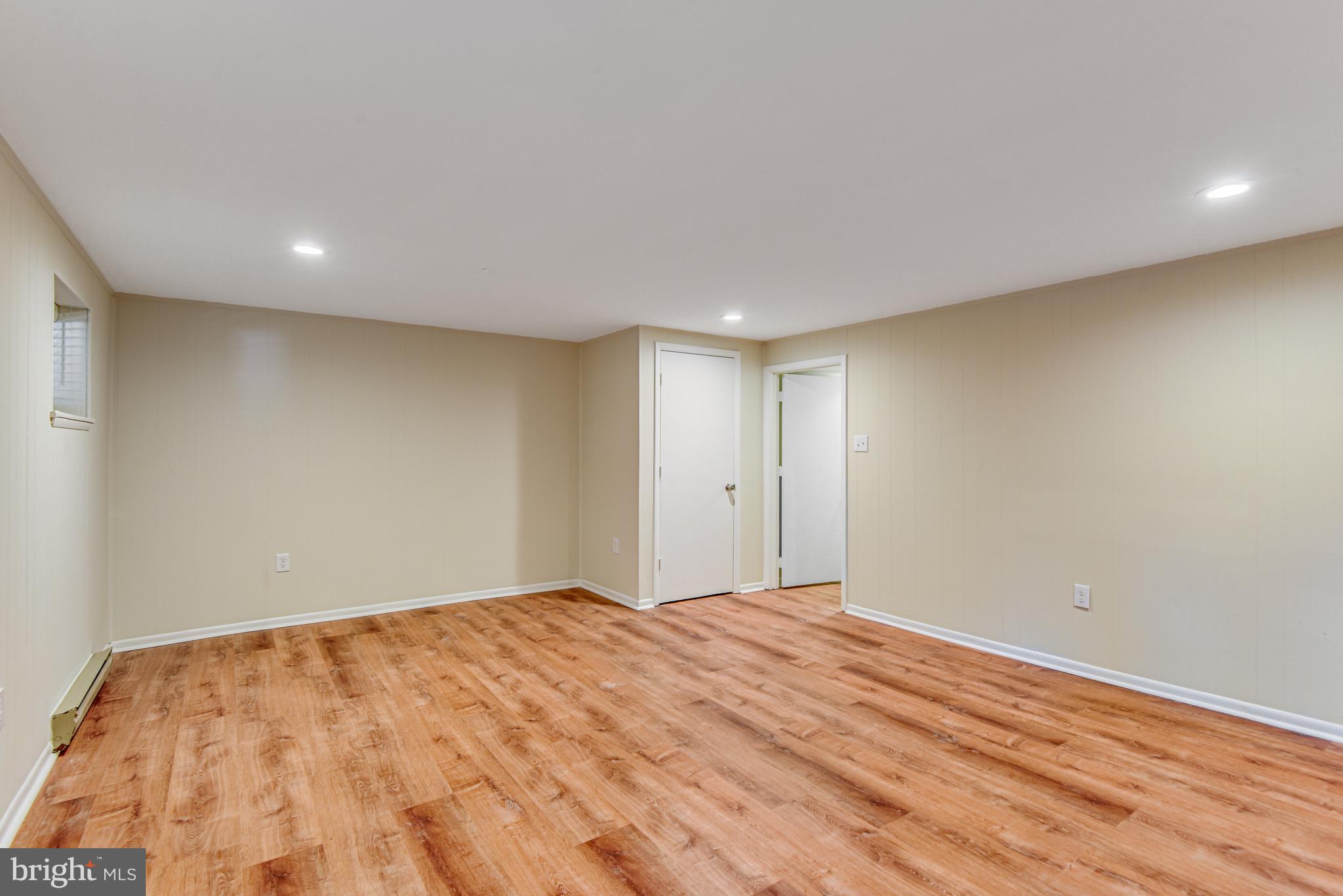 FLINT HILL MANOR - Residential Lease