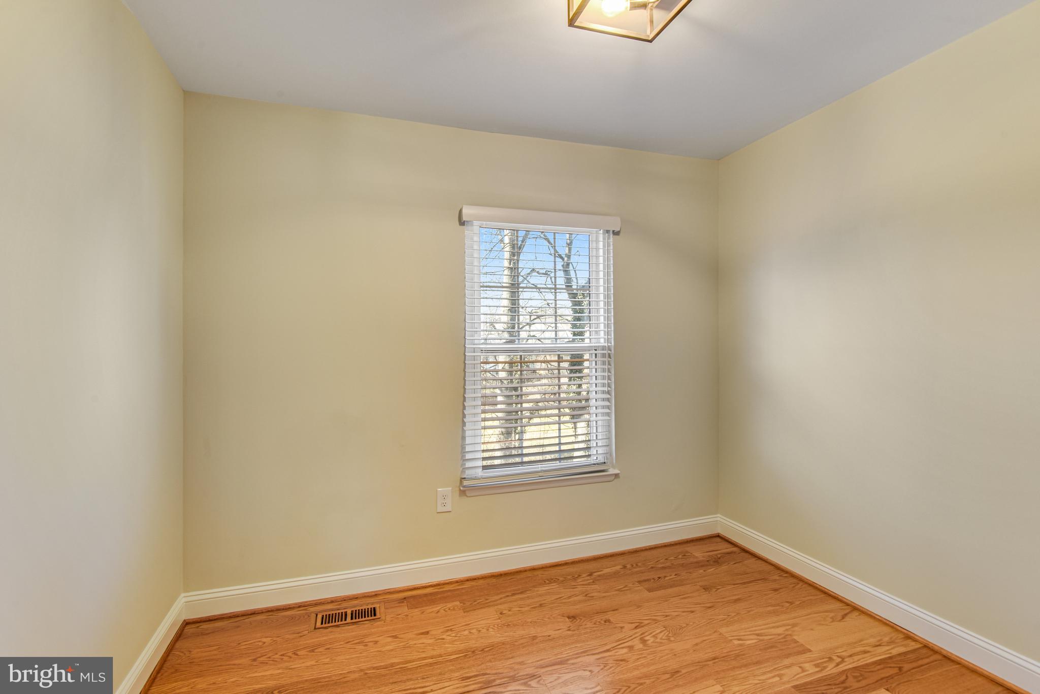 FLINT HILL MANOR - Residential Lease