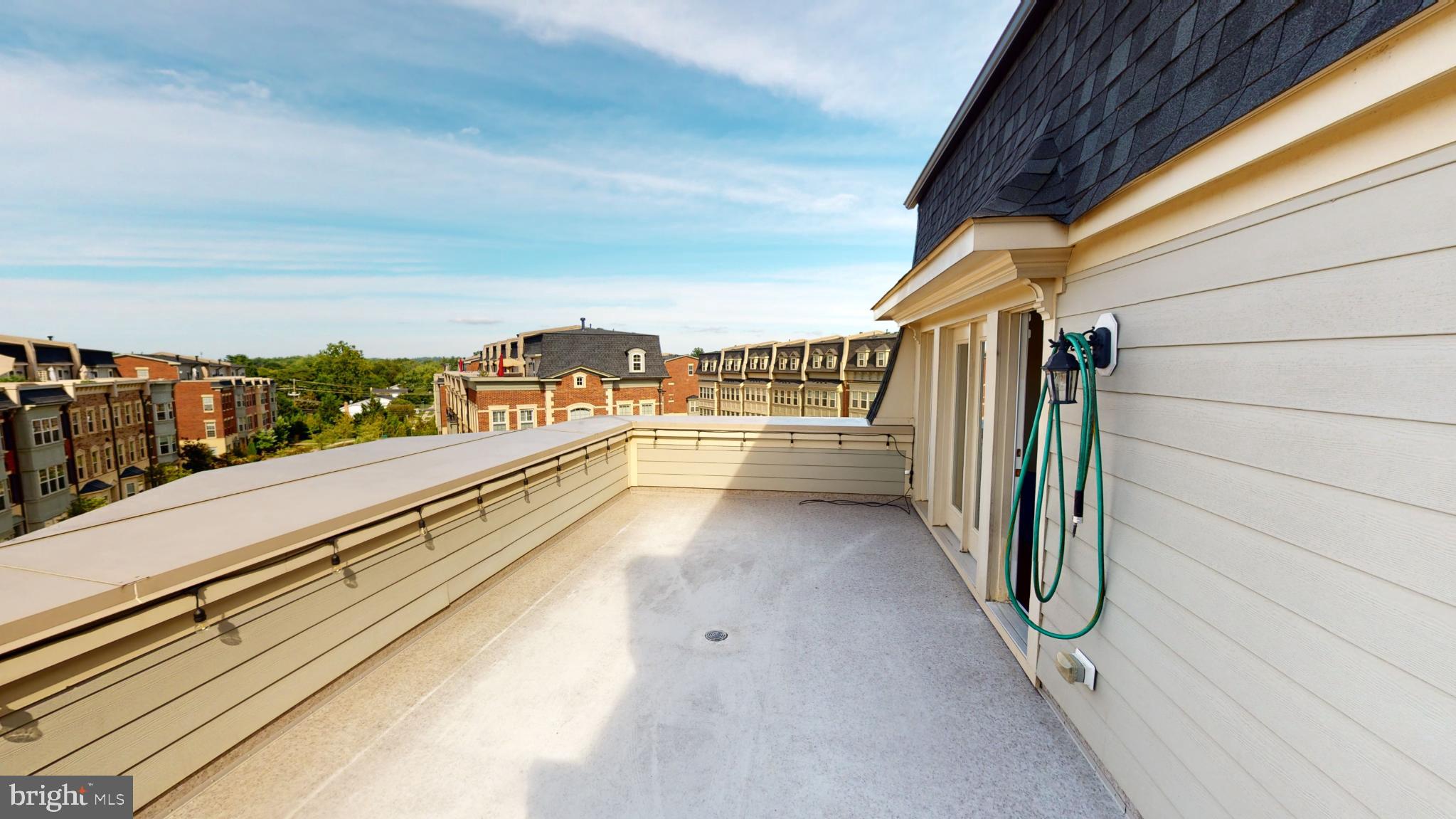 POTOMAC OVERLOOK CONDO - Residential