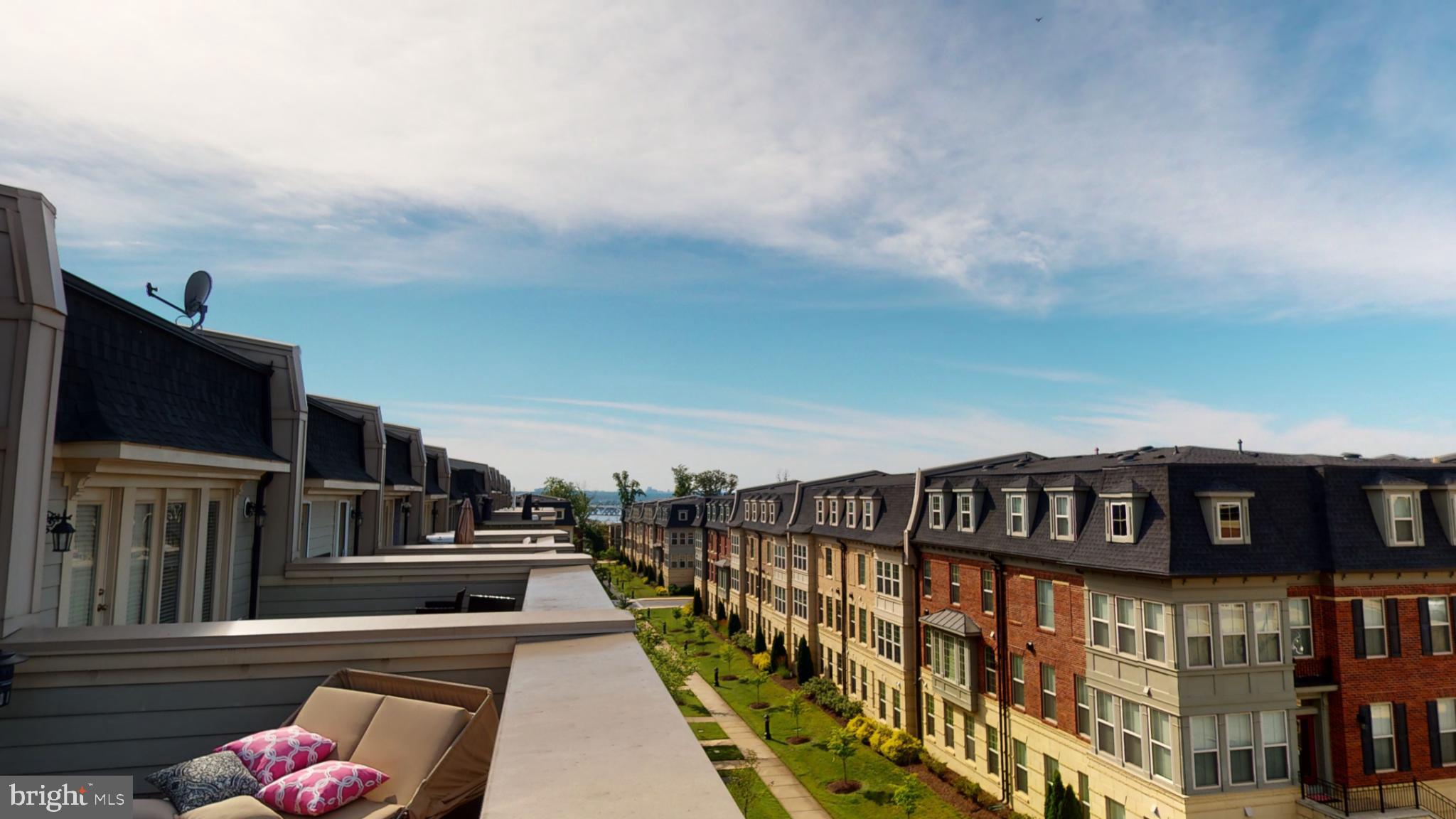 POTOMAC OVERLOOK CONDO - Residential