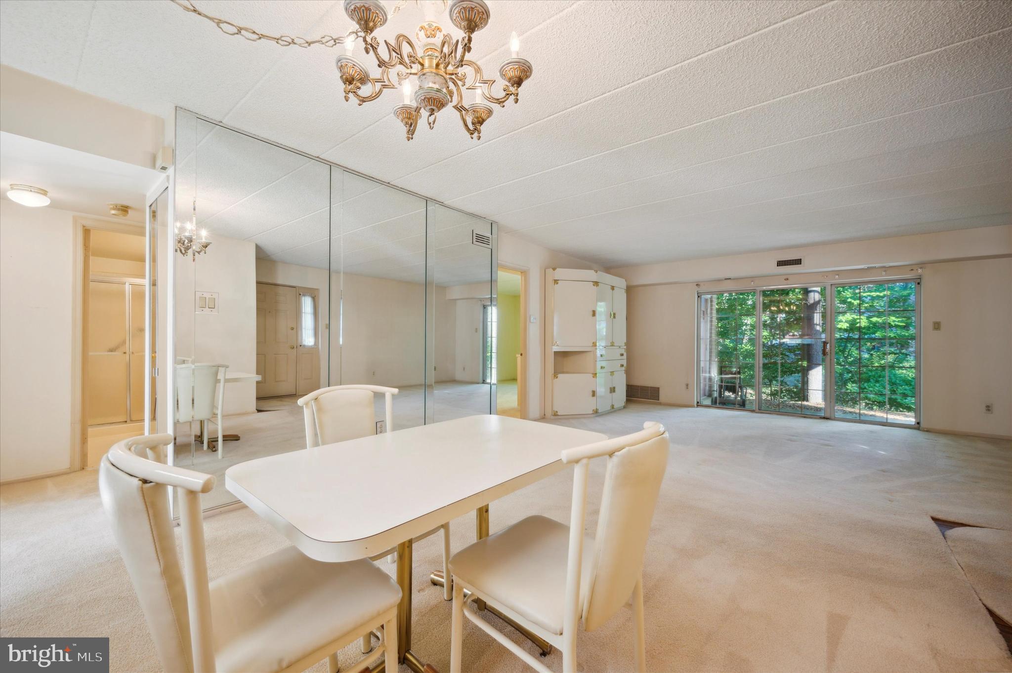 VALLEY GLEN - Residential