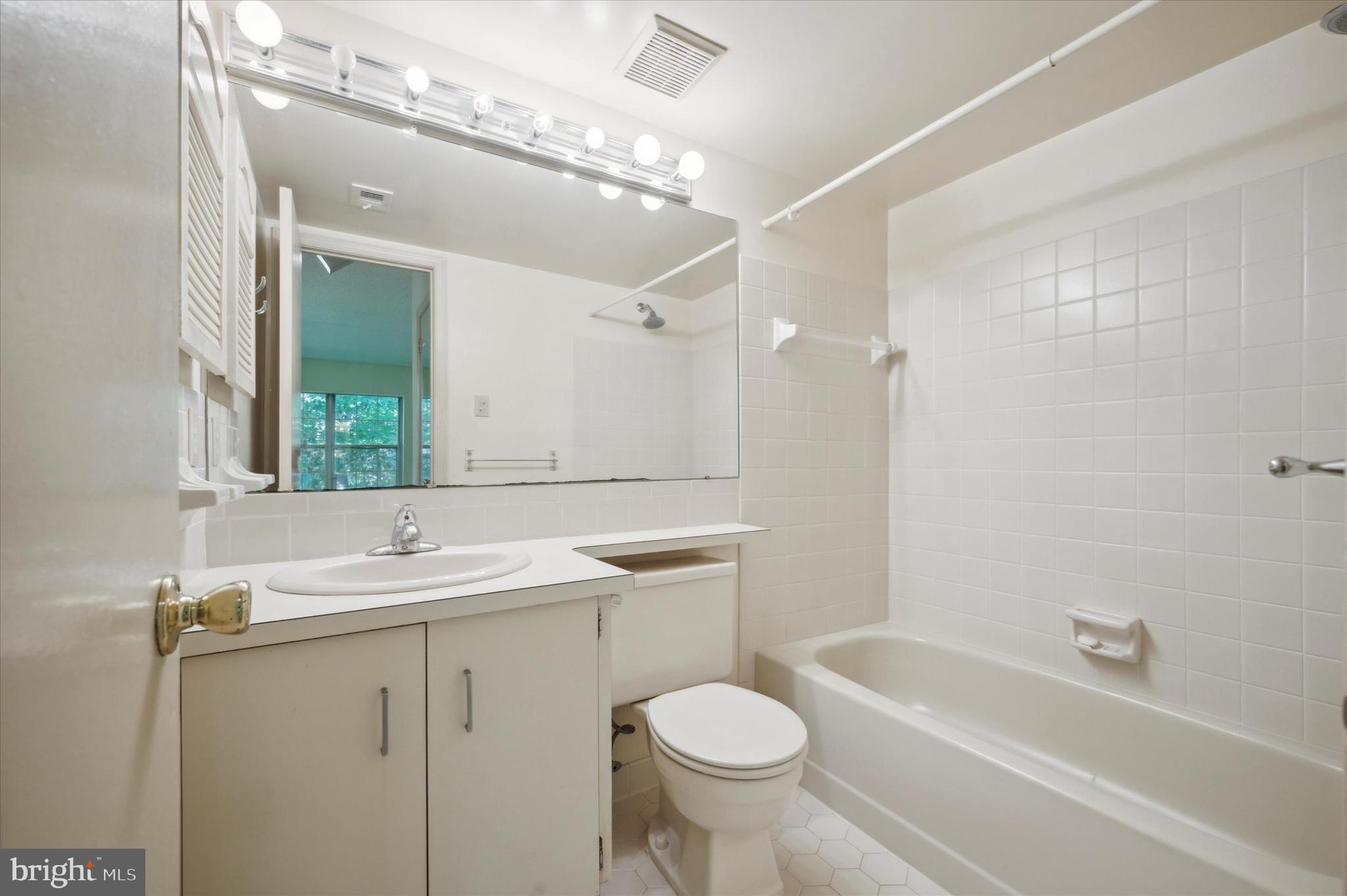 VALLEY GLEN - Residential