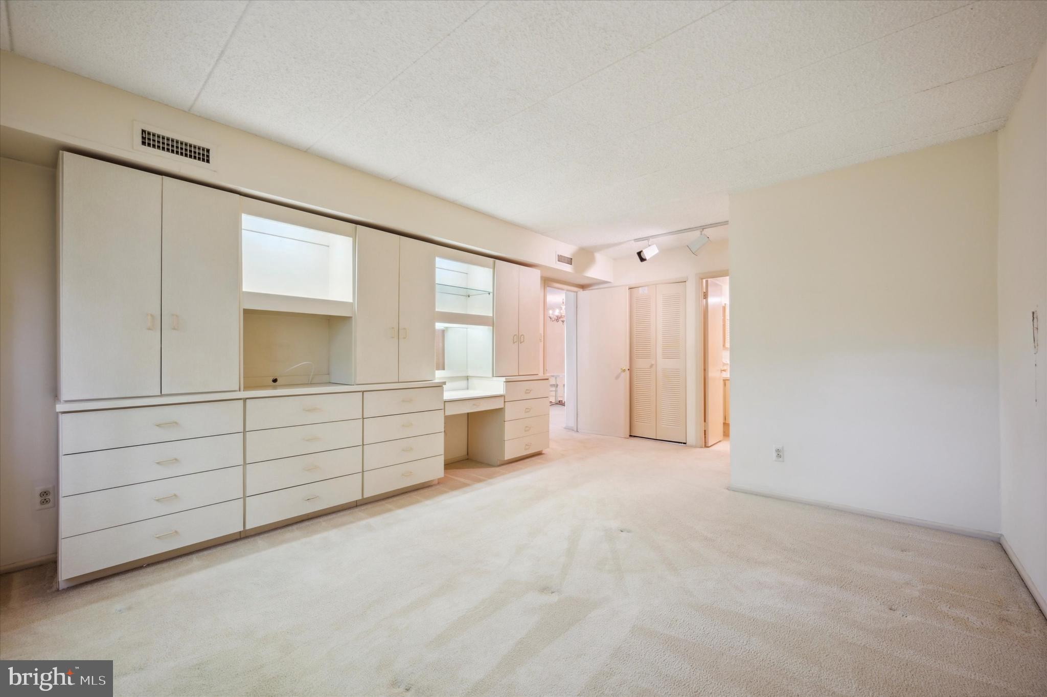 VALLEY GLEN - Residential