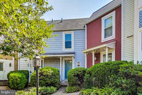 Townhouse For Rent - 11924 Redtree Way<br/> Fairfax County, RESTON, VA 20194