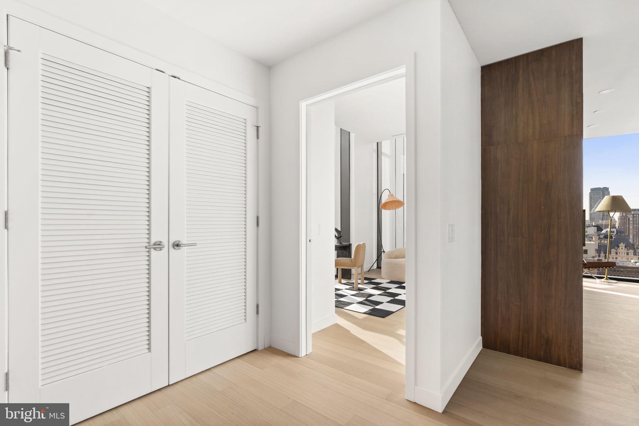 CENTER CITY - Residential Lease