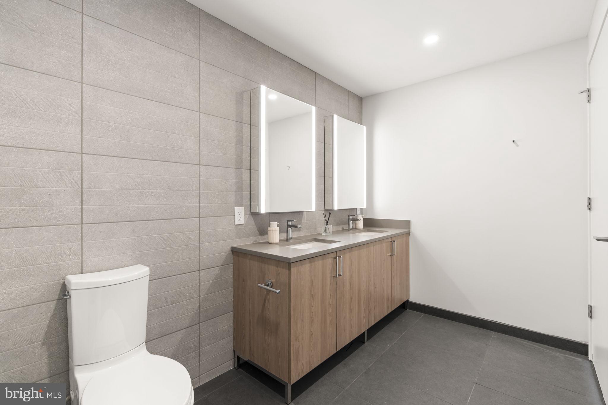 CENTER CITY - Residential Lease