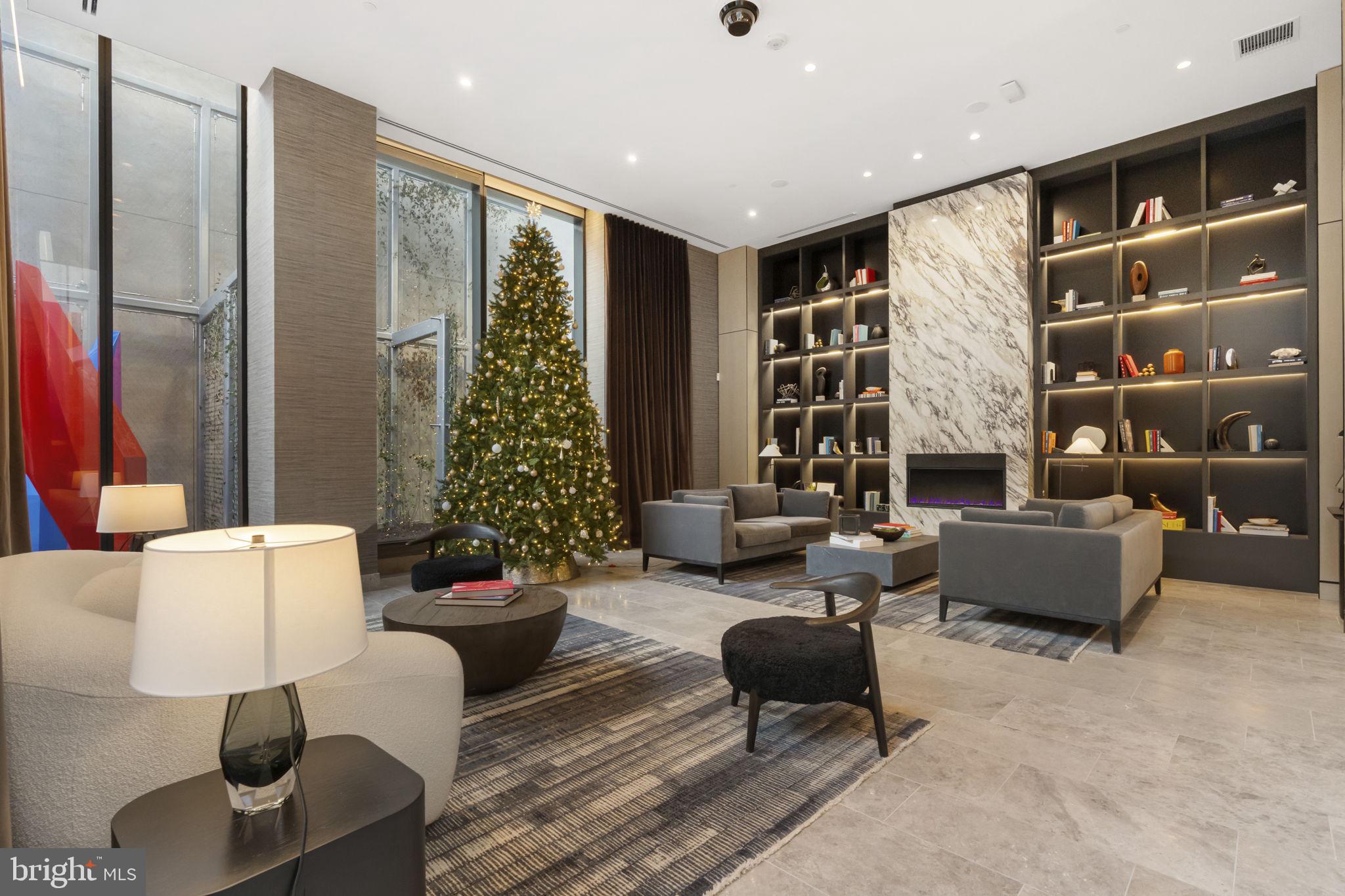 CENTER CITY - Residential Lease