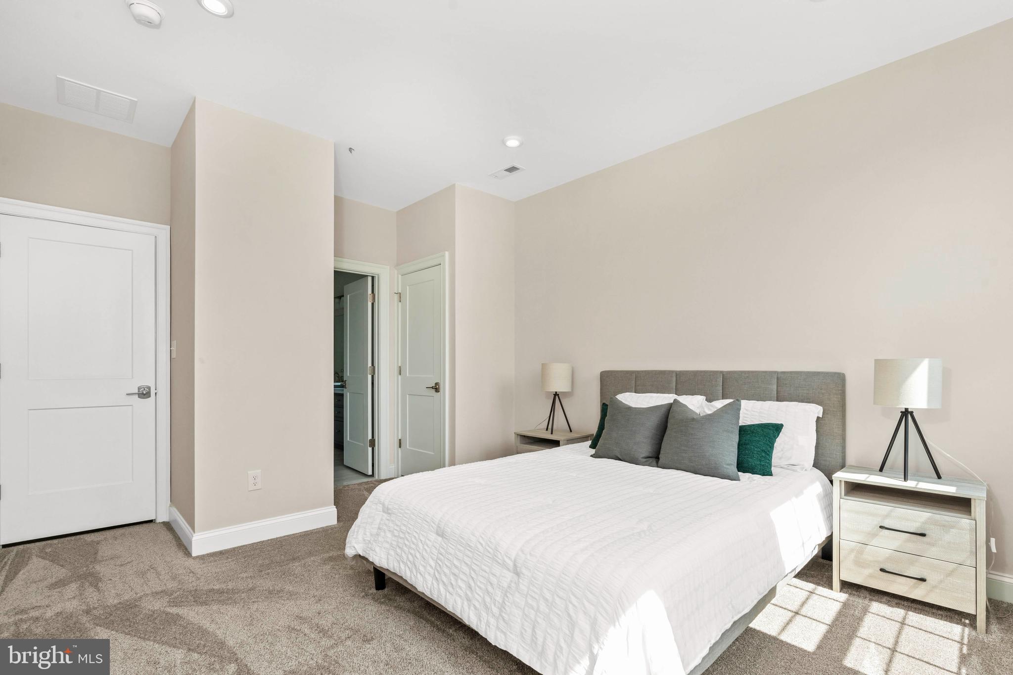 HIGHLANDS AT BACK CREEK - Residential