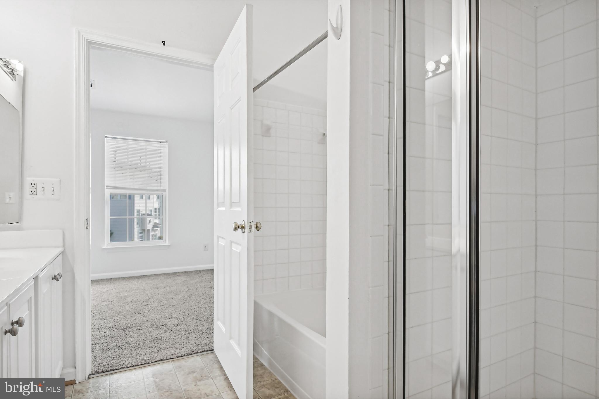 ASHBURN VILLAGE - Residential Lease