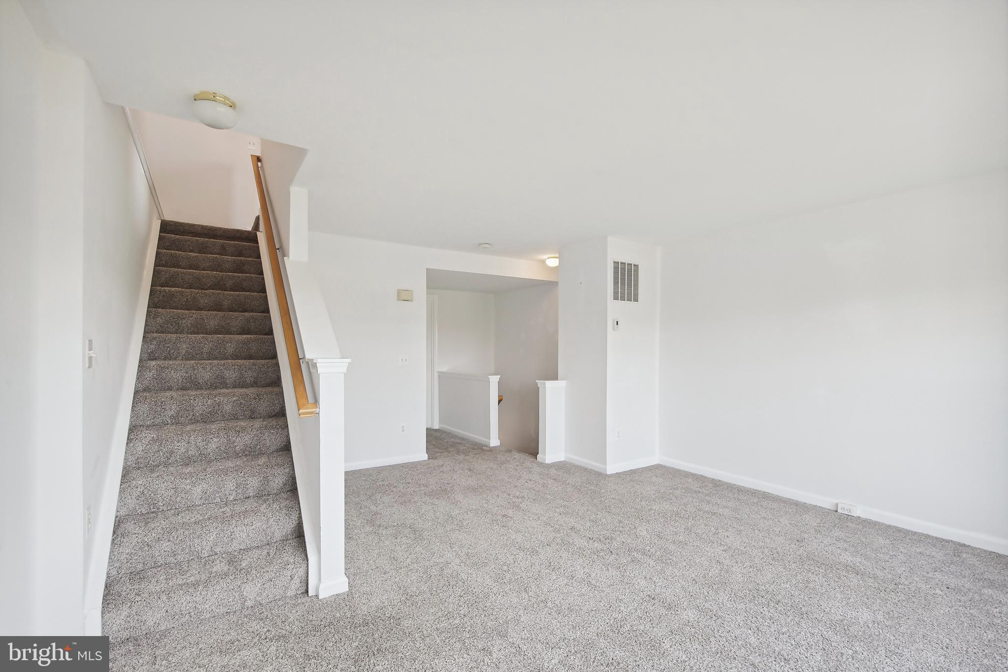 ASHBURN VILLAGE - Residential Lease