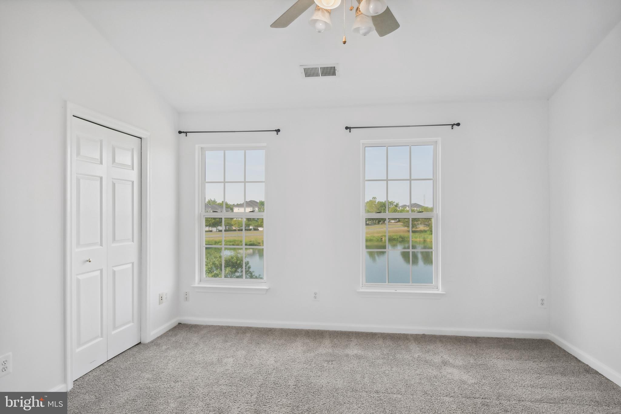 ASHBURN VILLAGE - Residential Lease