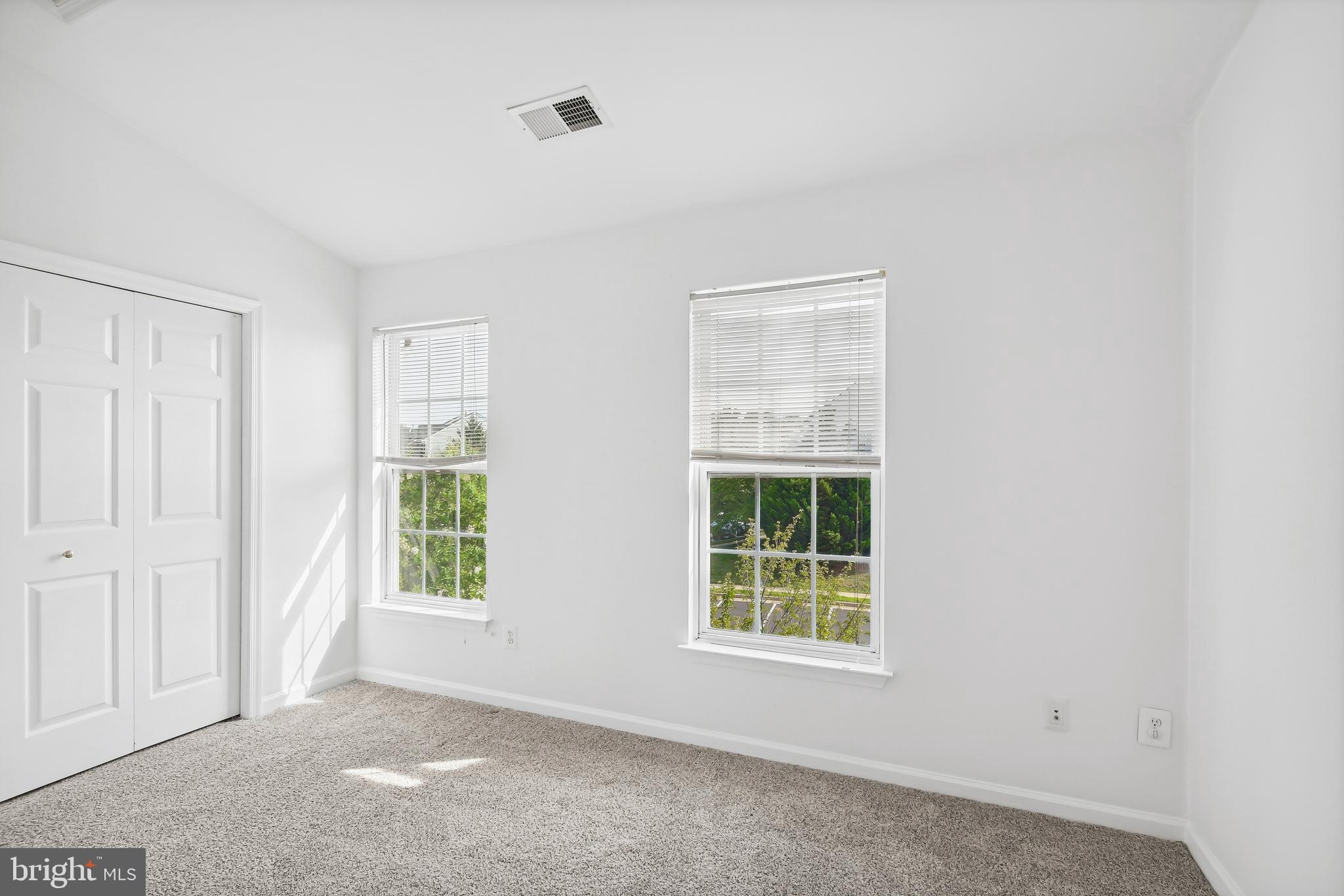 ASHBURN VILLAGE - Residential Lease