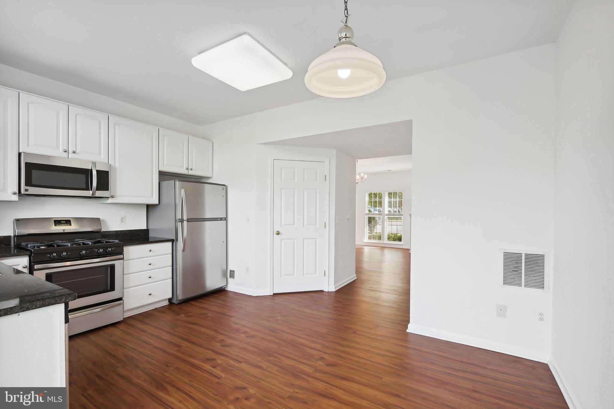 ASHBURN VILLAGE - Residential Lease