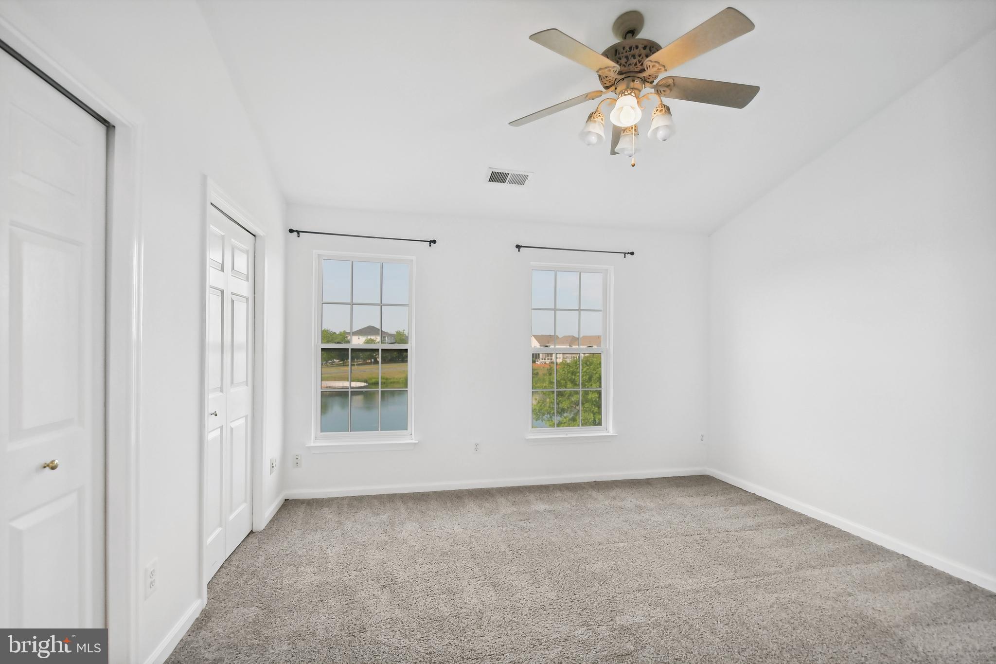 ASHBURN VILLAGE - Residential Lease