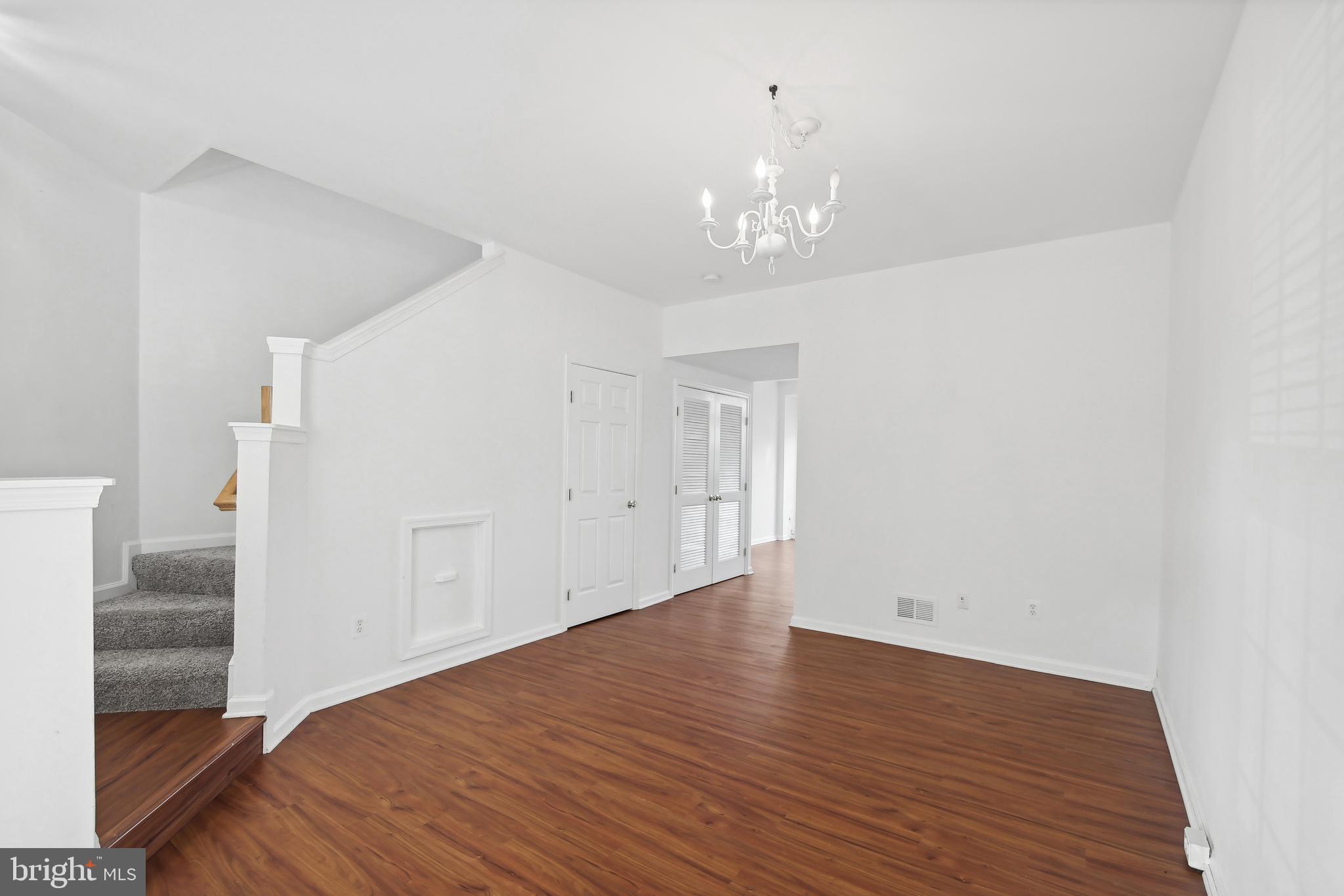 ASHBURN VILLAGE - Residential Lease