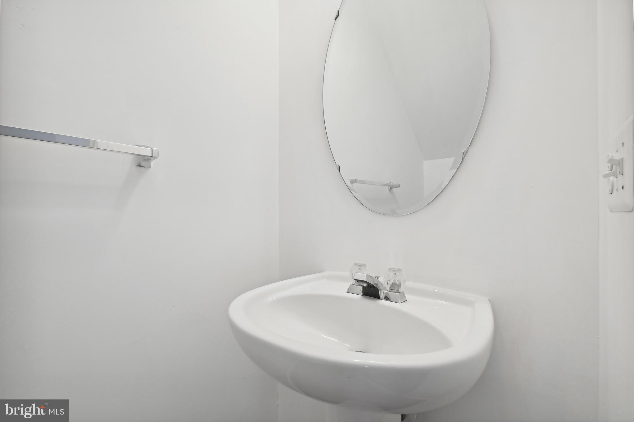 ASHBURN VILLAGE - Residential Lease