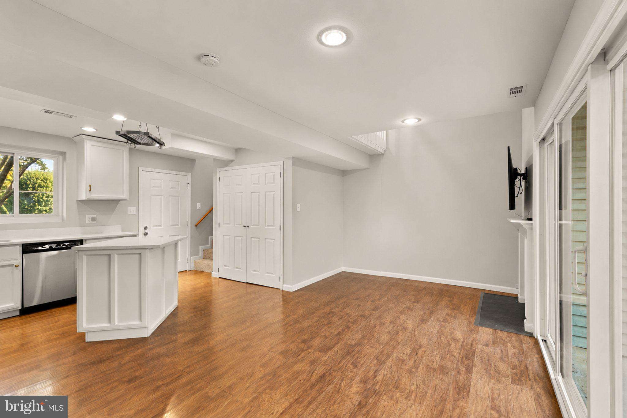 807 LOCUST STREET 5
