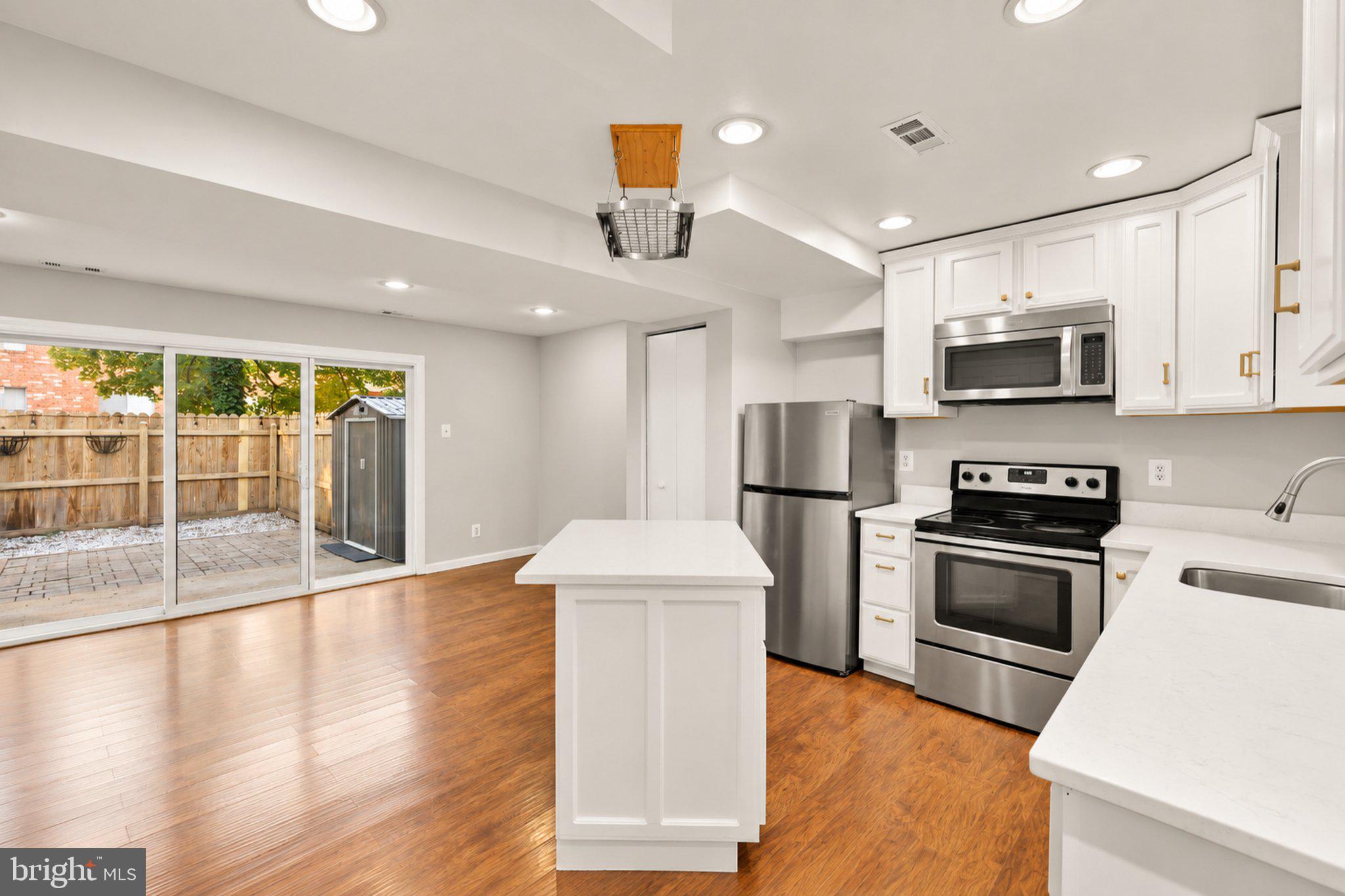 807 LOCUST STREET 5