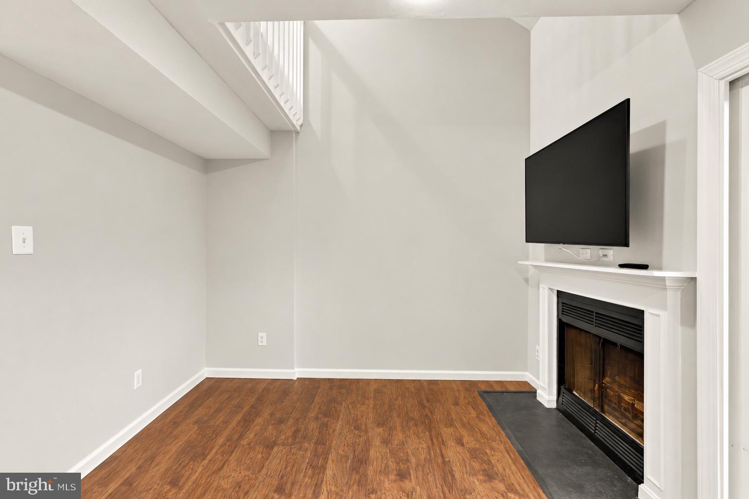 807 LOCUST STREET 5