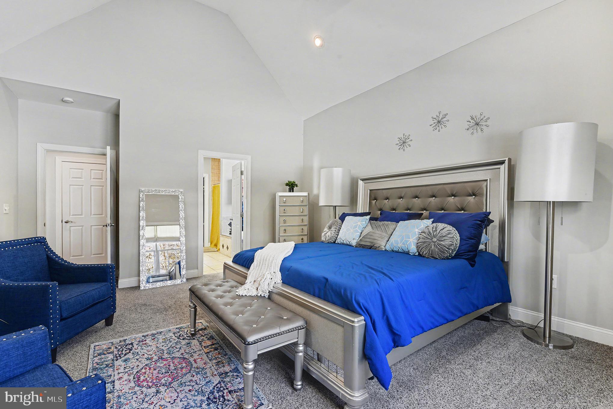 FOREST HILLS - Residential